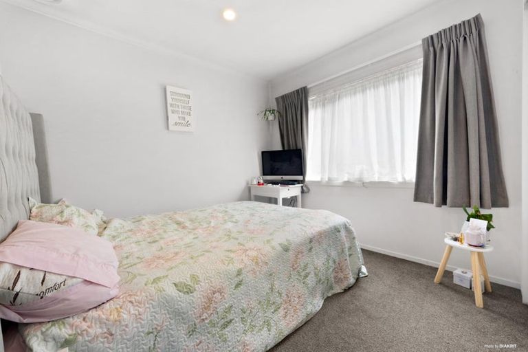 Photo of property in 51a Oreil Avenue, West Harbour, Auckland, 0618