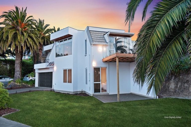 Photo of property in 50 Saint Andrews Hill Road, Mount Pleasant, Christchurch, 8081