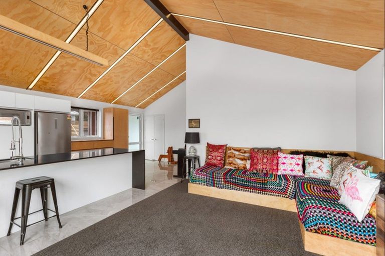 Photo of property in 571 Queen Street East, Levin, 5510