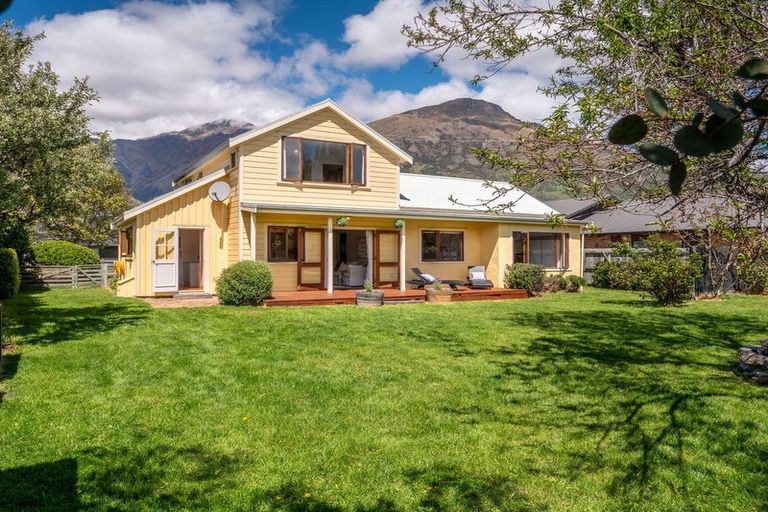 Photo of property in 19 Mavora Road, Lake Hayes, Queenstown, 9304