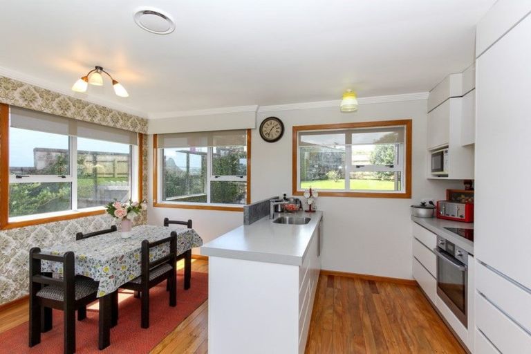 Photo of property in 31 Bayly Road, Moturoa, New Plymouth, 4310