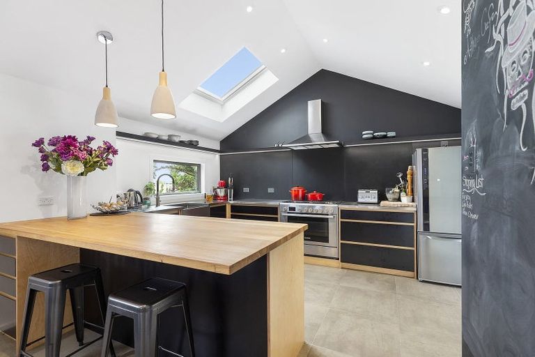 Photo of property in 11 Hawick Street, Karori, Wellington, 6012