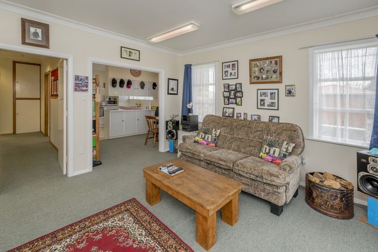 Photo of property in 19 Stanley Street, Levin, 5510