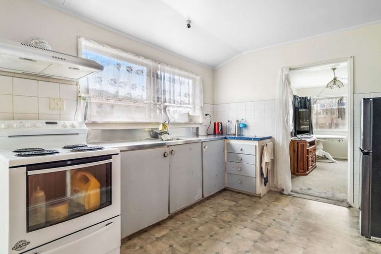 Photo of property in 1/5 Grove Road, Papakura, 2110