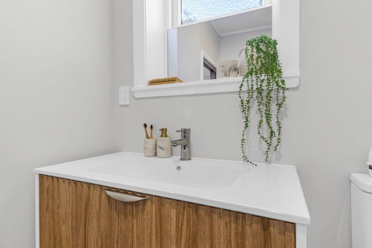 Photo of property in 7a Nathan Place, West End, Palmerston North, 4412