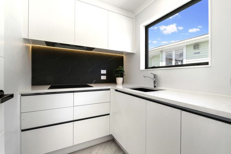 Photo of property in 12a Tiber Road, Forrest Hill, Auckland, 0620