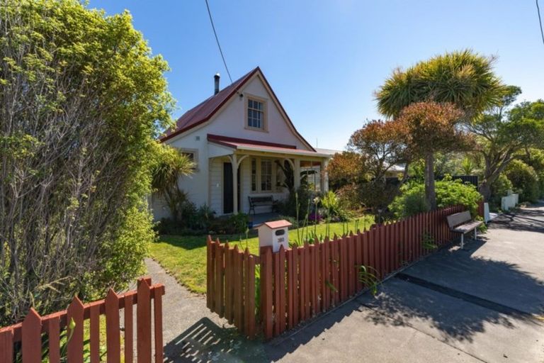 Photo of property in 380 Keyes Road, New Brighton, Christchurch, 8083
