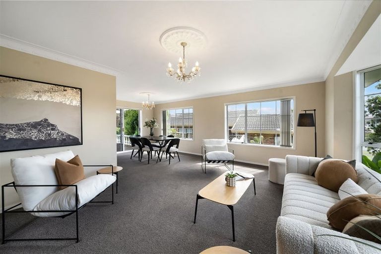 Photo of property in 19 Palomino Drive, Henderson, Auckland, 0612