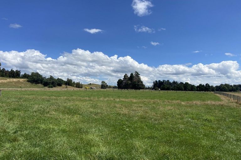 Photo of property in 2337 Rangiwahia Road, Rangiwahia, Kimbolton, 4774