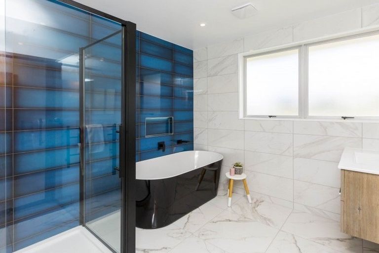 Photo of property in 15 Haylock Grove, Totara Park, Upper Hutt, 5018