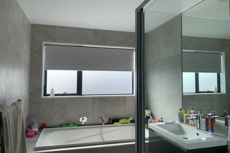 Photo of property in 18 Te Rito Road, Hobsonville, Auckland, 0616