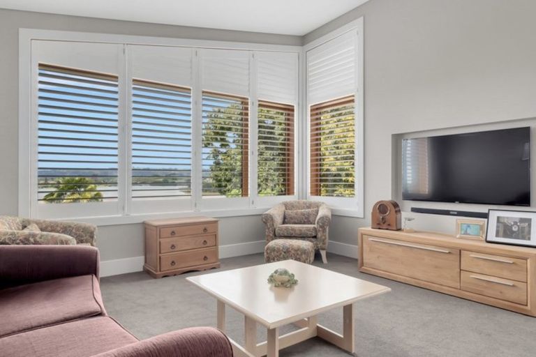 Photo of property in 73 Margaret Drive, Omokoroa, 3114