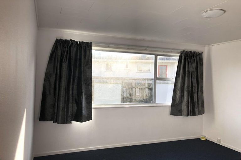 Photo of property in 51 Normanton Street, Glenfield, Auckland, 0629