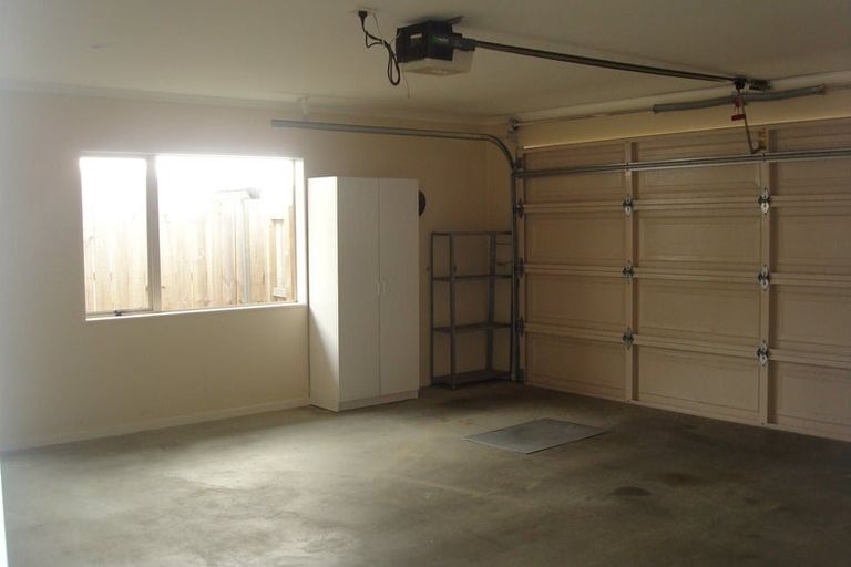 Photo of property in 18a Edgar Pearce Place, Howick, Auckland, 2014