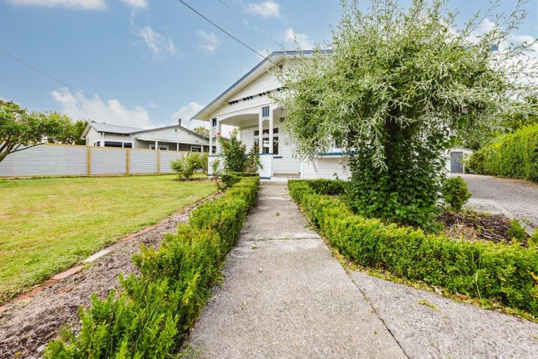 Photo of property in 14 Francis Drake Street, Waipukurau, 4200