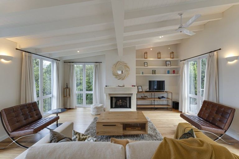 Photo of property in 6 Matau Place, Fernhill, Queenstown, 9300