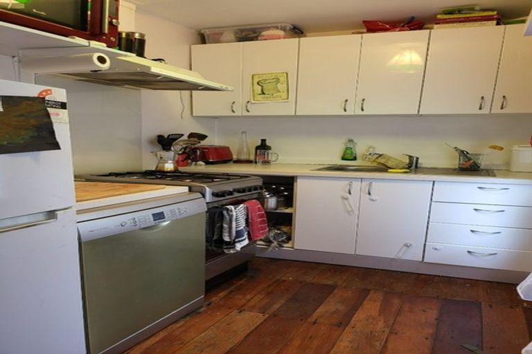 Photo of property in 28 Ribble Street, Island Bay, Wellington, 6023