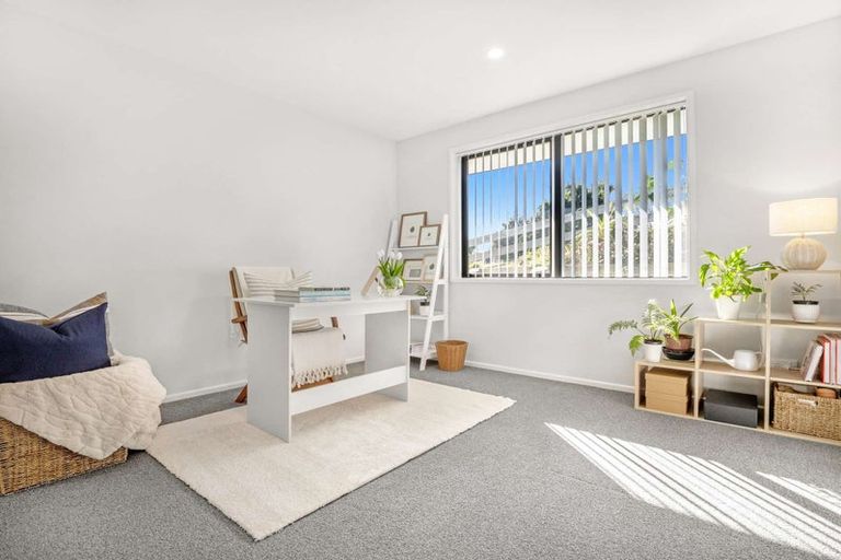 Photo of property in 8 Evan Tasman Lane, Waiuku, 2123