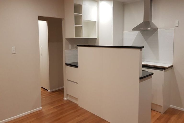 Photo of property in 5/8 Tawera Road, Greenlane, Auckland, 1051