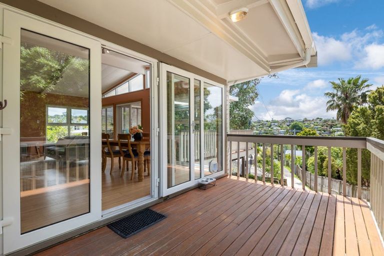 Photo of property in 94 Saddleback Rise, Murrays Bay, Auckland, 0630