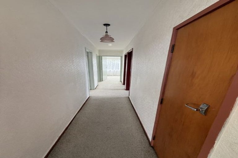 Photo of property in 9 Justin Place, Te Atatu Peninsula, Auckland, 0610