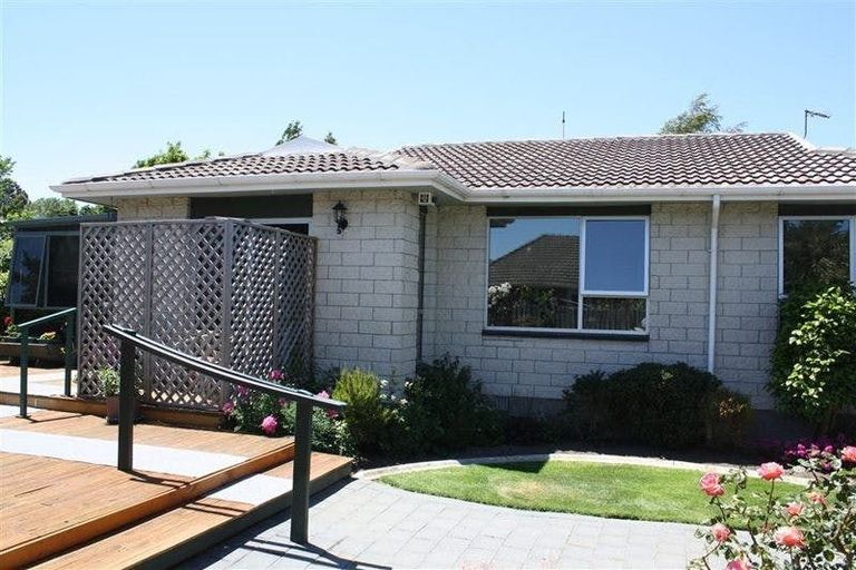 Photo of property in 2/456 Main South Road, Hornby, Christchurch, 8042