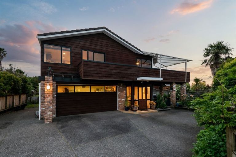 Photo of property in 2/5 Perendale Close, Somerville, Auckland, 2014