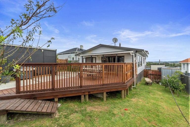 Photo of property in 34 Karaka Street, Helensville, 0800