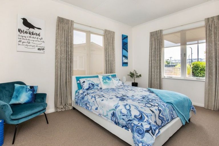 Photo of property in 2 Riverbend Road, Onekawa, Napier, 4110