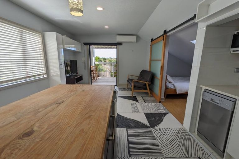 Photo of property in 19 Millstream Drive, Henderson, Auckland, 0610