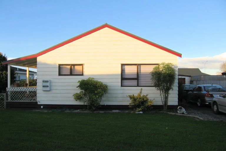 Photo of property in 12 Ruby Place, Orewa, 0931