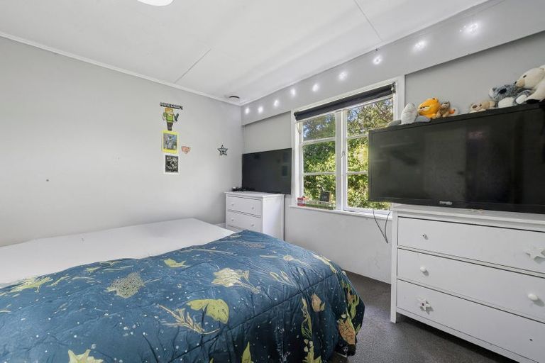 Photo of property in 203 Wellington Road, Wainuiomata, Lower Hutt, 5014