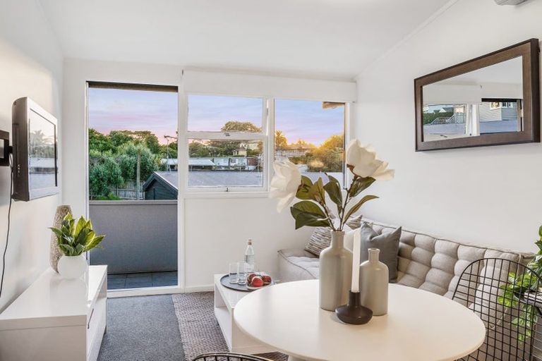 Property details for 5/11 Don Croot Street, Morningside, Auckland, 1021