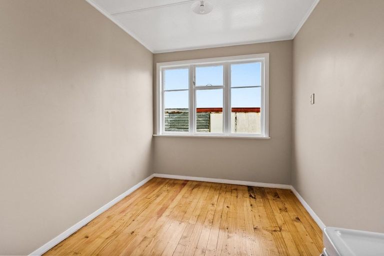 Photo of property in 16 Manchester Street, Patea, 4520