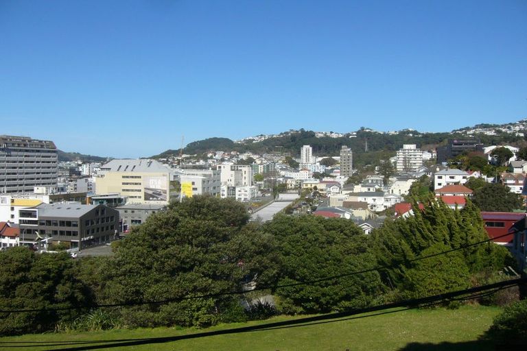 Photo of property in 26 Macdonald Crescent, Te Aro, Wellington, 6011