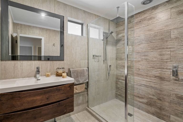 Photo of property in 44 Kohekohe Street, New Lynn, Auckland, 0600