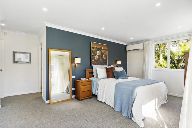 Photo of property in 11 Tui Vale Road, Shelly Park, Auckland, 2014