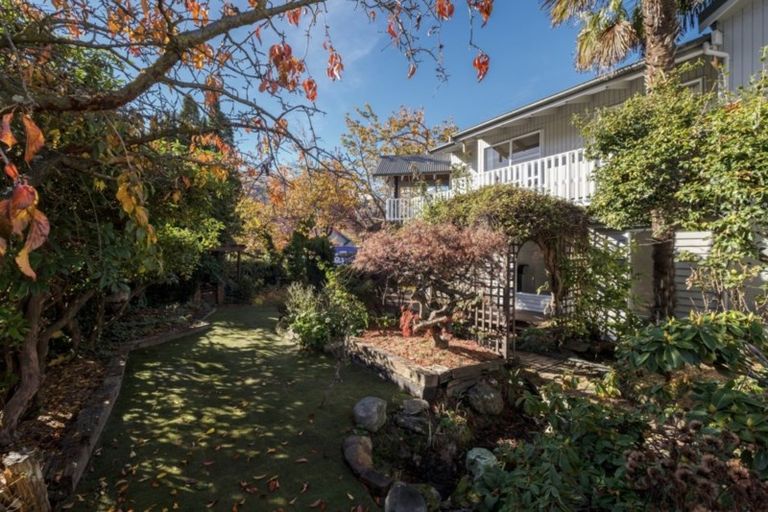 Photo of property in 2 Fox's Terrace, Arrowtown, 9302