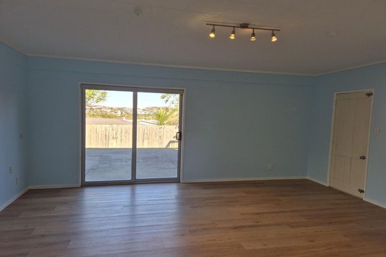 Photo of property in 27 Amorino Drive, Red Beach, 0932