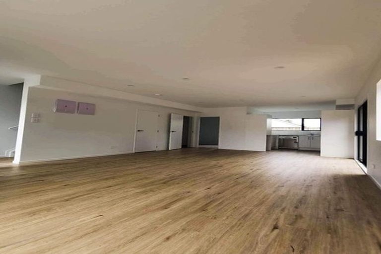 Photo of property in 22 Eileen Newey Place, Henderson, Auckland, 0612