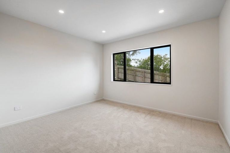 Photo of property in 34a Lorikeet Place, Unsworth Heights, Auckland, 0632