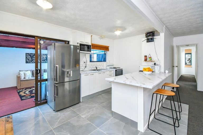 Photo of property in 2/79 Cambridge Terrace, Papatoetoe, Auckland, 2025