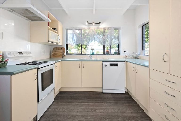 Photo of property in 28 Hyde Avenue, Richmond Heights, Taupo, 3330