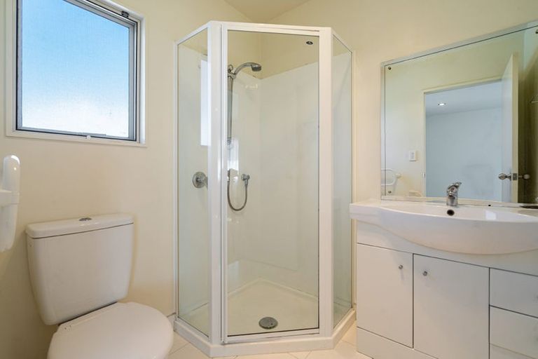 Photo of property in 16a Becroft Drive, Forrest Hill, Auckland, 0620