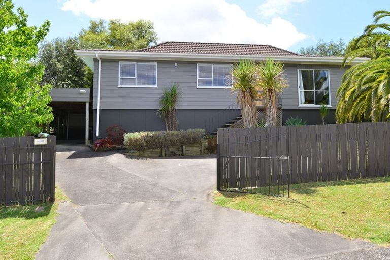 Photo of property in 4 Pahi Place, West Harbour, Auckland, 0618
