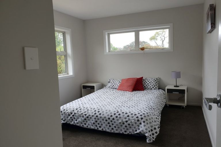 Photo of property in 20 De Val Drive, Titirangi, Auckland, 0604