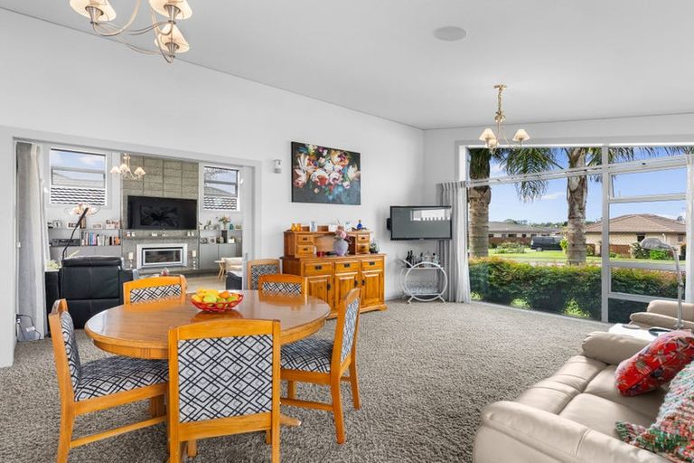 Photo of property in 8 Ruru Place, Levin, 5510