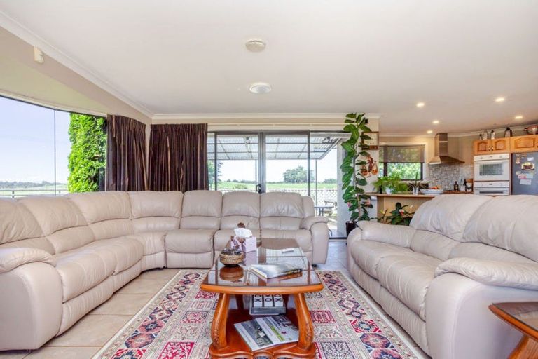 Photo of property in 152 Aerodrome Road, Dannevirke, 4972