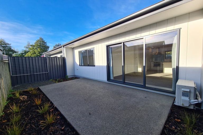 Photo of property in 4/11 Defoe Place, Waltham, Christchurch, 8023