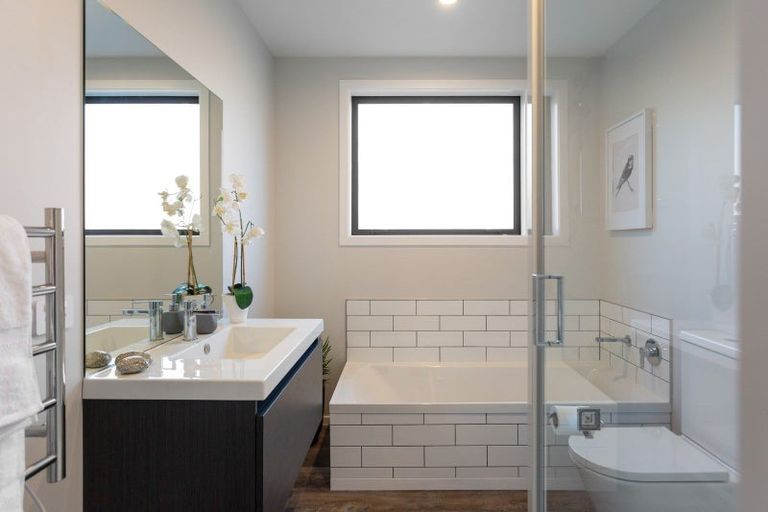 Photo of property in 4a Chatham Street, Waihola, Milton, 9073